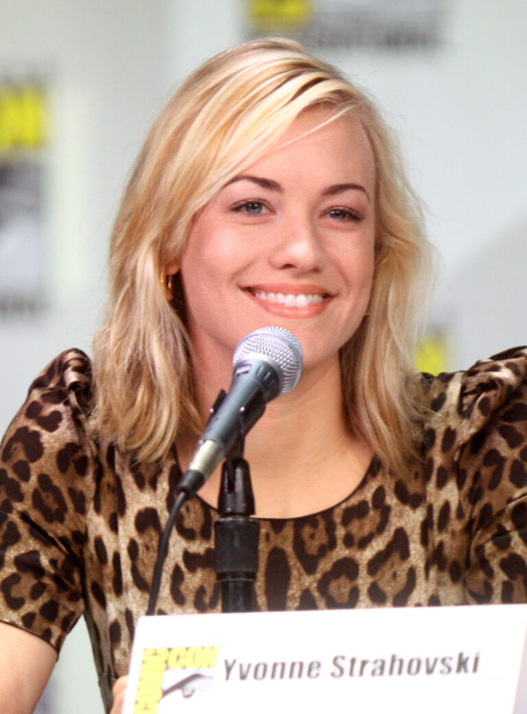 yvonne strahovski net worth: tv, producing & family 1 yvonne strahovski speaking at san diego comic-con in 2011