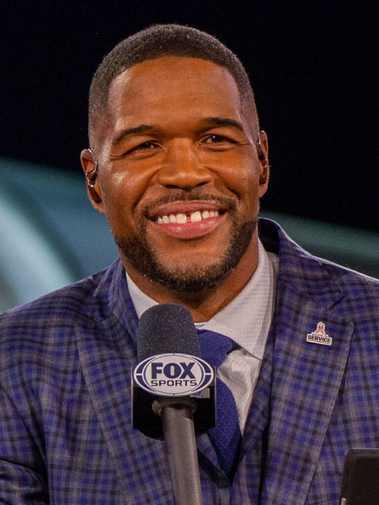 michael strahan net worth 1 michael strahan during a fox nfl sunday broadcast at al udeid air base in november 2022