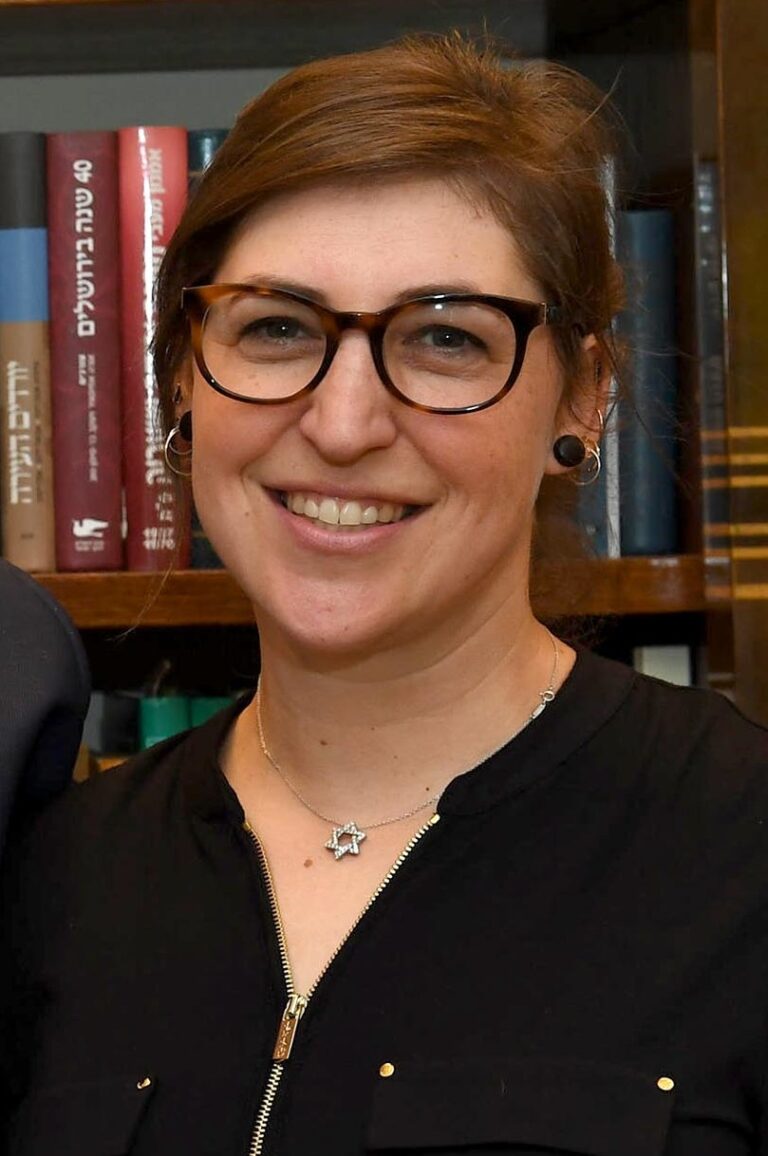 mayim bialik — editorial portrait